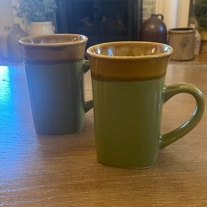 Royal Norfolk Set of 2 stone ware mugs